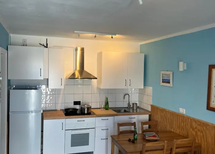 Lagos Renovated New Kitchen & Apartman