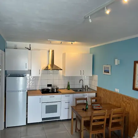 Lagos Renovated New Kitchen & Lägenhet
