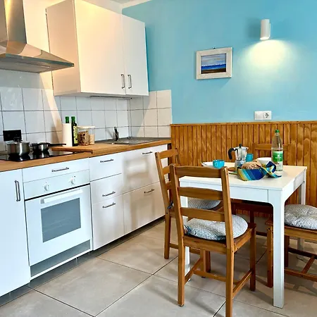 Lagos Renovated New Kitchen & Апартаменты